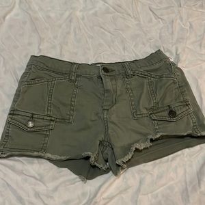 Mudd olive green shorts size 3